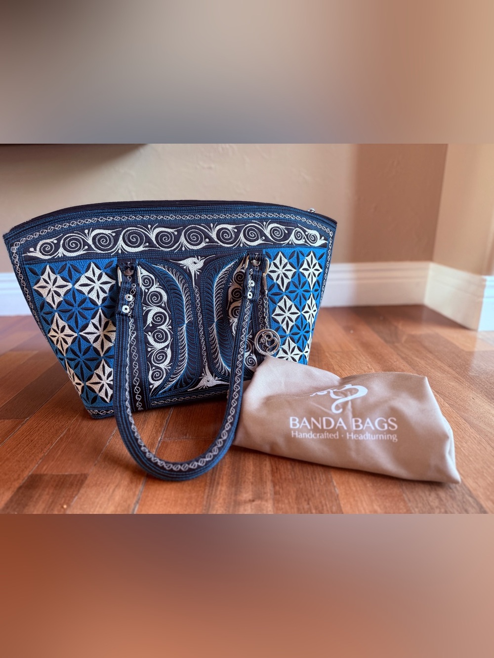 BandaBags Memtikana Bag (Black/Blue/Creme)